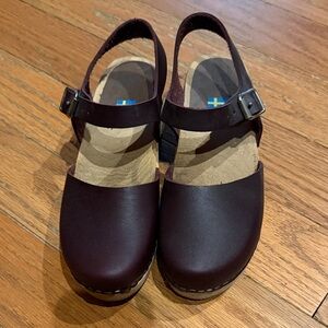 MIA burgundy Leather clogs
